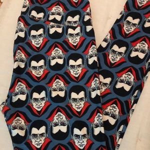 LuLaRoe :: Vampire Leggings (Tall & Curvy)